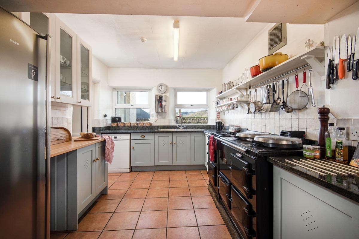 48 | Castle Cliffe